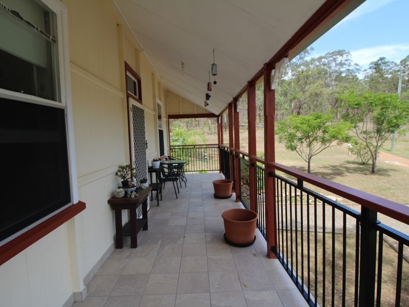 9 East Street, Esk QLD 4312