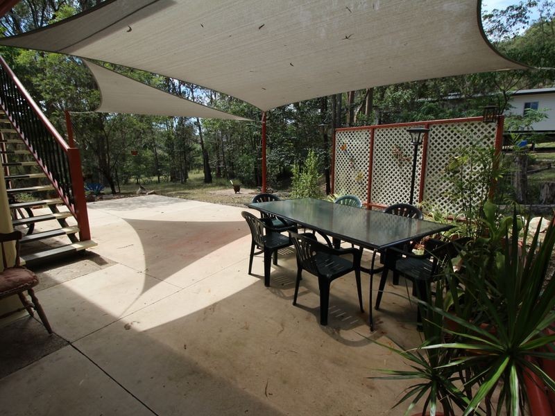 9 East Street, Esk QLD 4312