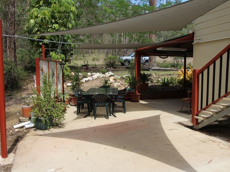 9 East Street, Esk QLD 4312