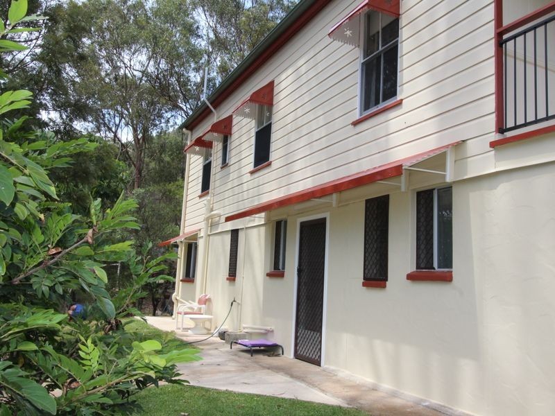 9 East Street, Esk QLD 4312