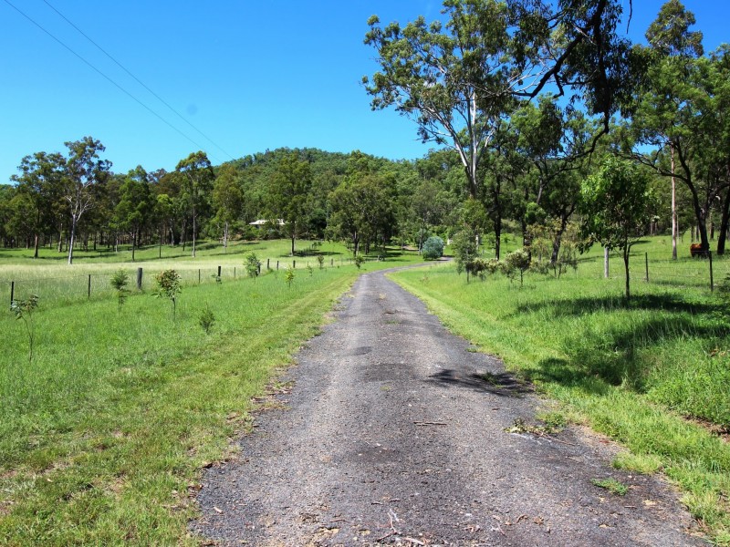 1555 Esk Crows Nest Road, Biarra QLD 4313