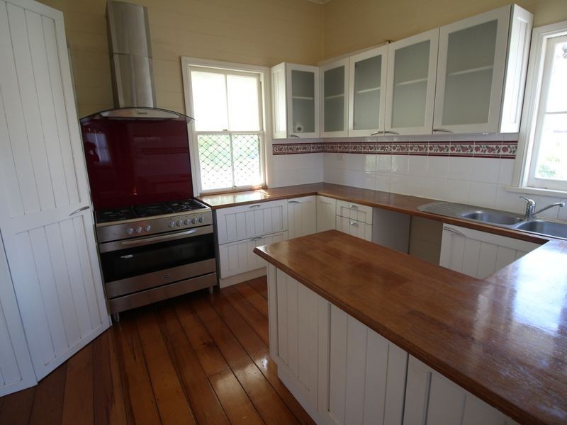 43 Bellambi Street, Toogoolawah QLD 4313