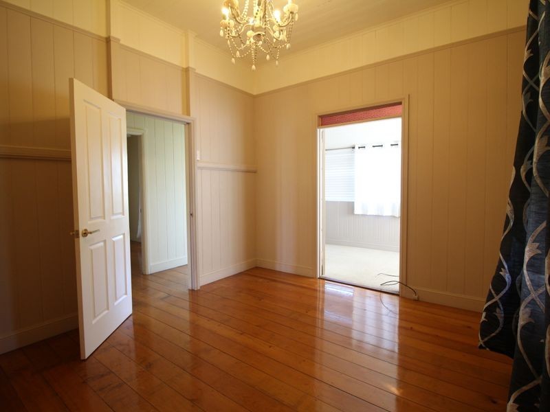 43 Bellambi Street, Toogoolawah QLD 4313