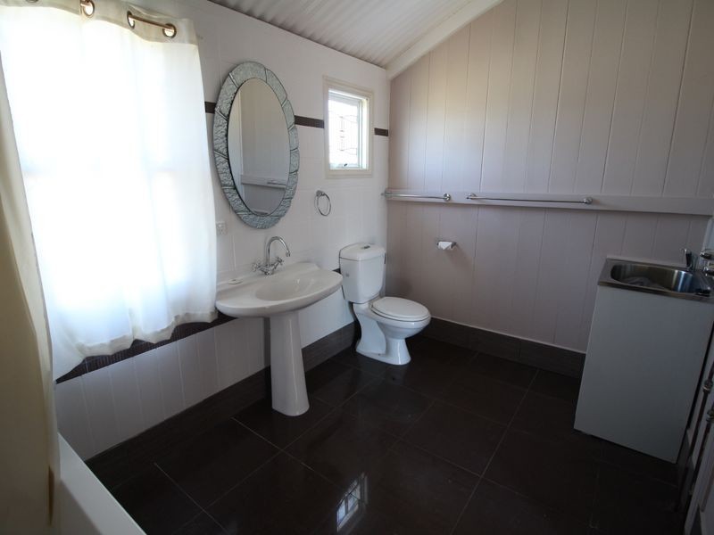 43 Bellambi Street, Toogoolawah QLD 4313
