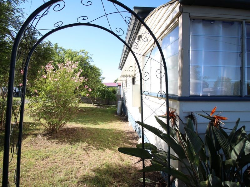 43 Bellambi Street, Toogoolawah QLD 4313