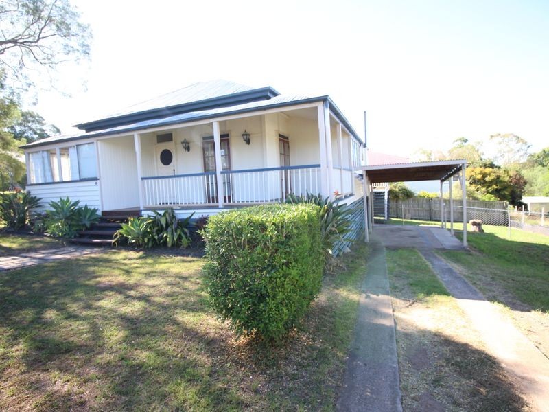 43 Bellambi Street, Toogoolawah QLD 4313