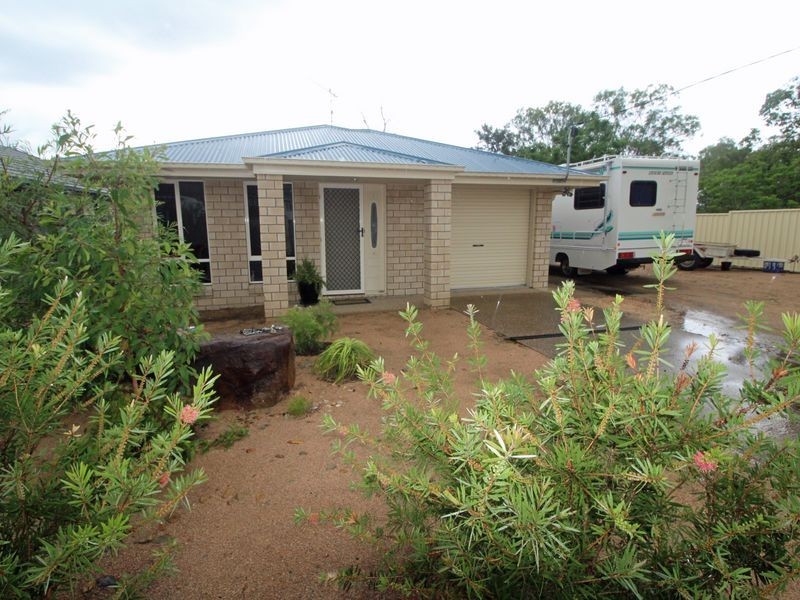 33 Middle Street, Esk QLD 4312