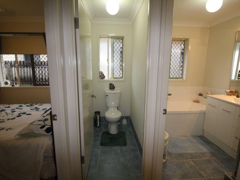 33 Middle Street, Esk QLD 4312