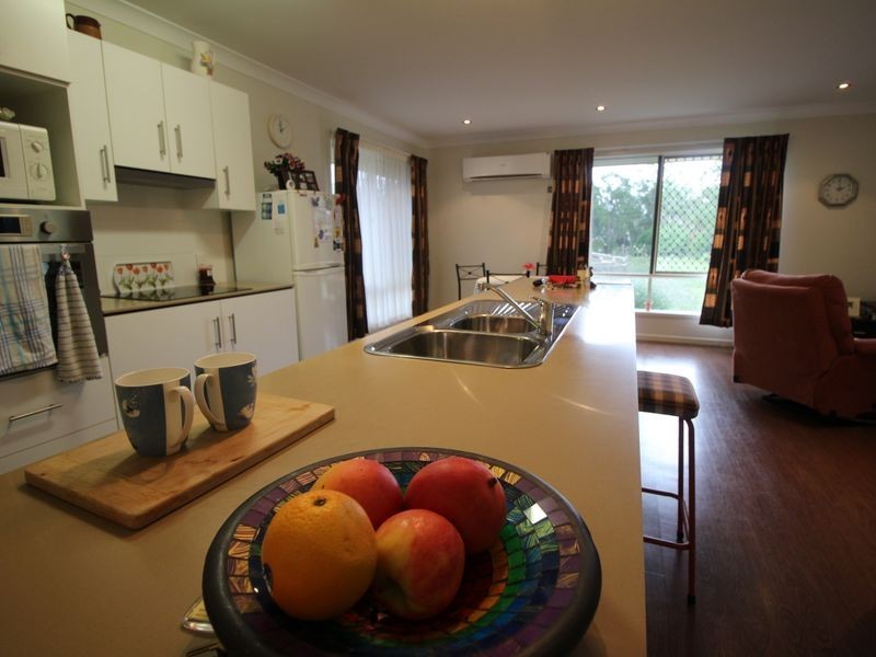 33 Middle Street, Esk QLD 4312