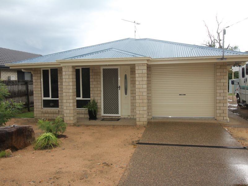 33 Middle Street, Esk QLD 4312