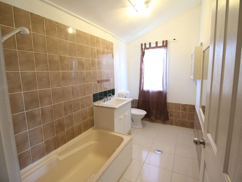 29 Bellambi Street, Toogoolawah QLD 4313