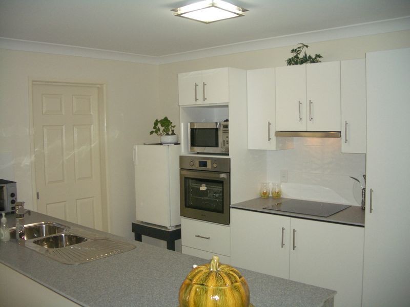 77 Middle Street, Esk QLD 4312