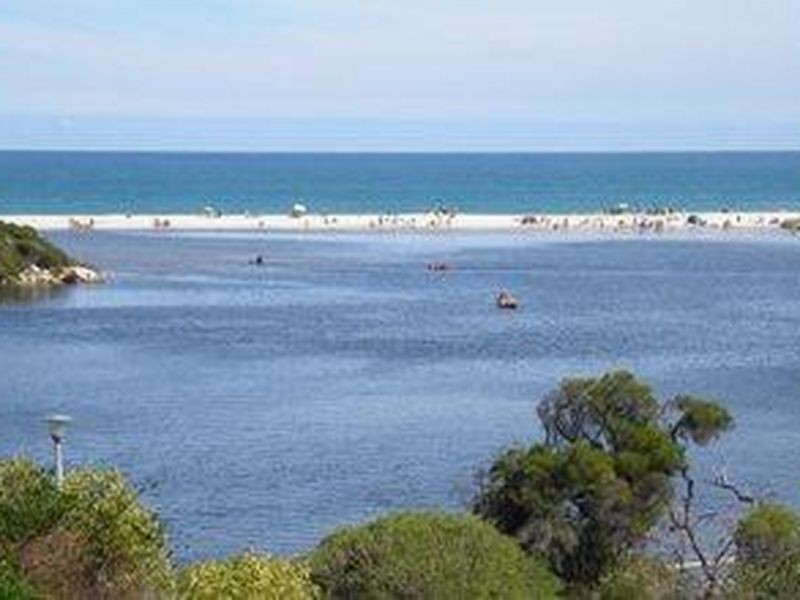 34 Shaw Street, Guilderton WA 6041