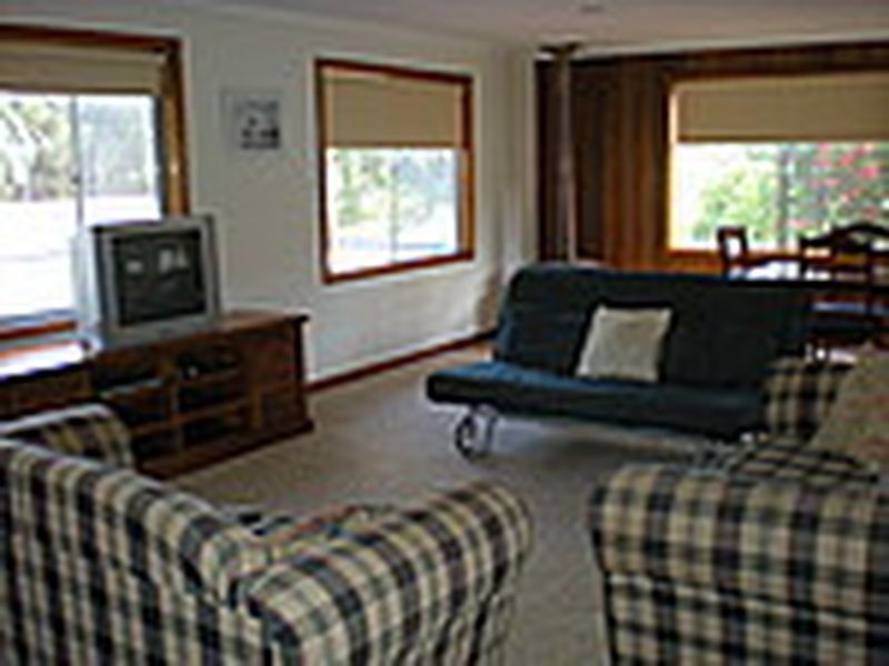 34 Shaw Street, Guilderton WA 6041