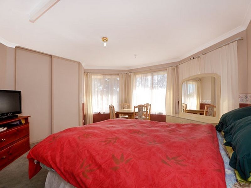 4 Leach Way, Gnangara WA 6077