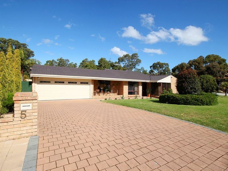 5 Meyer Court, Woodvale WA 6026