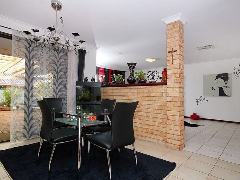 5 Meyer Court, Woodvale WA 6026