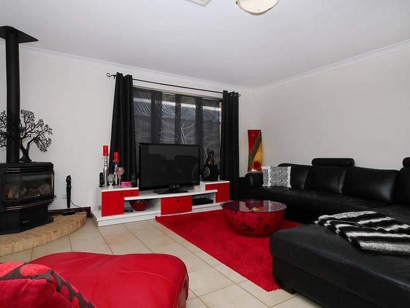 5 Meyer Court, Woodvale WA 6026