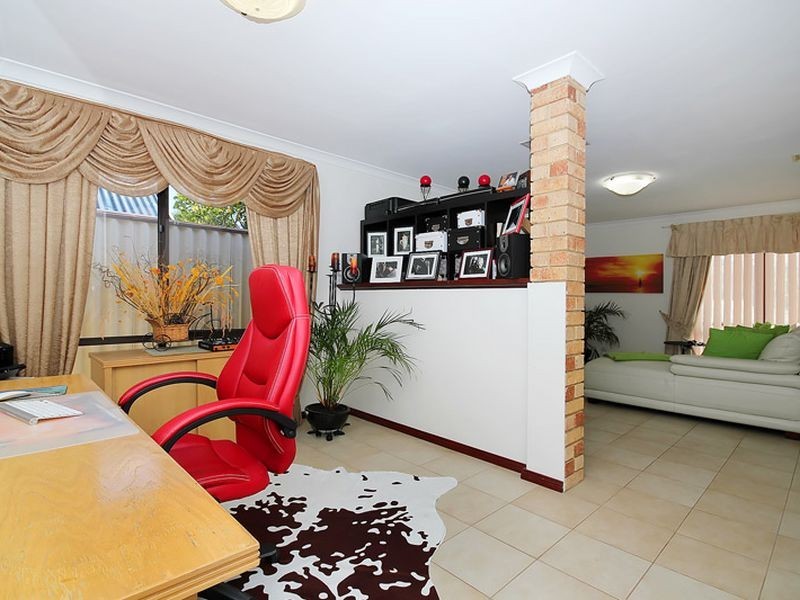 5 Meyer Court, Woodvale WA 6026