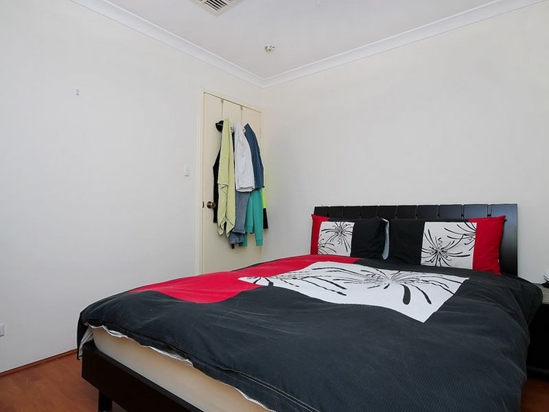 5 Meyer Court, Woodvale WA 6026