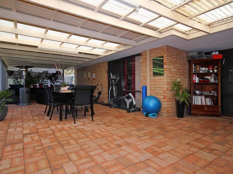 5 Meyer Court, Woodvale WA 6026