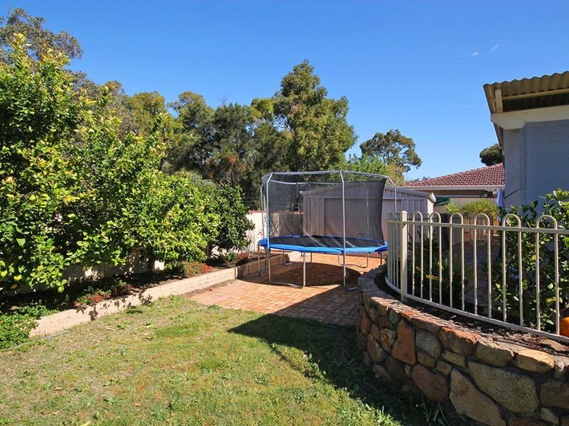 5 Meyer Court, Woodvale WA 6026