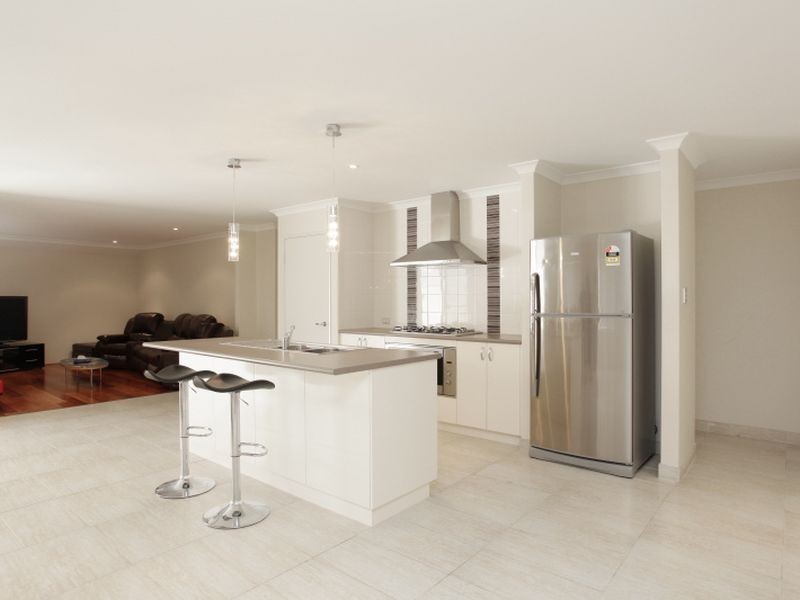 6 Milan Avenue, Wanneroo WA 6065