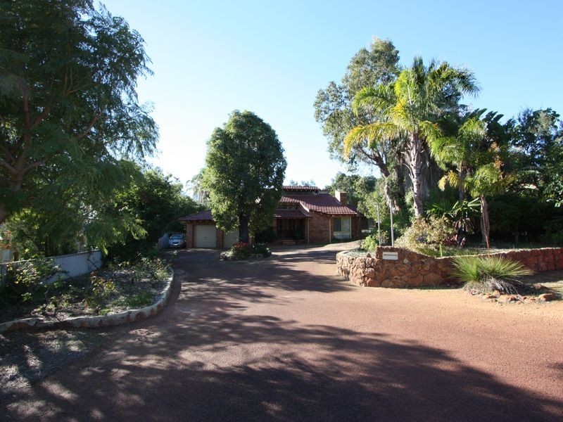 26 Winsor Road, Kalamunda WA 6076