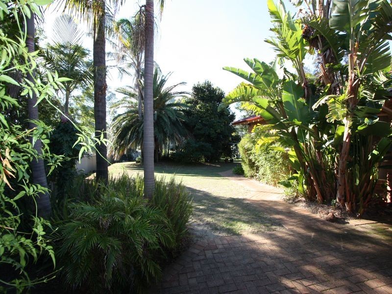 26 Winsor Road, Kalamunda WA 6076