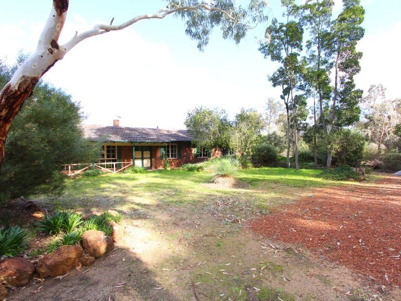 4620 Richardson Road, Stoneville WA 6081