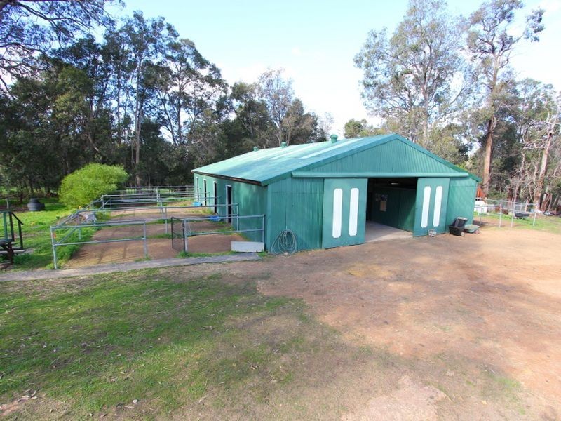 4620 Richardson Road, Stoneville WA 6081