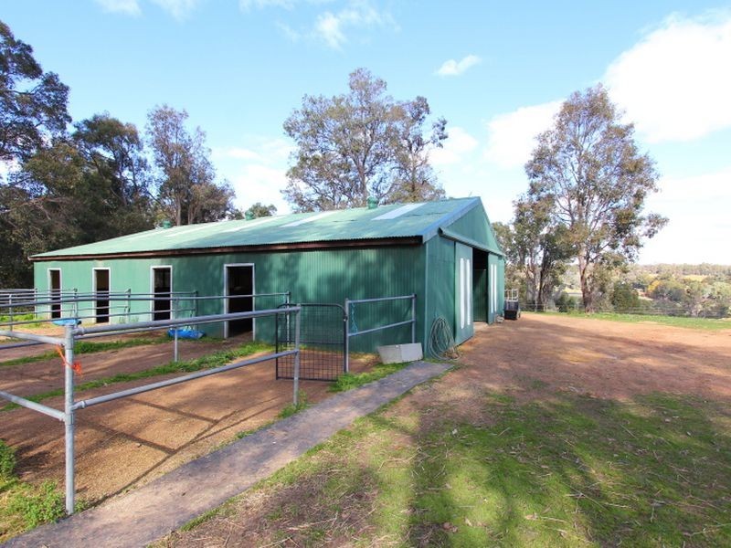 4620 Richardson Road, Stoneville WA 6081