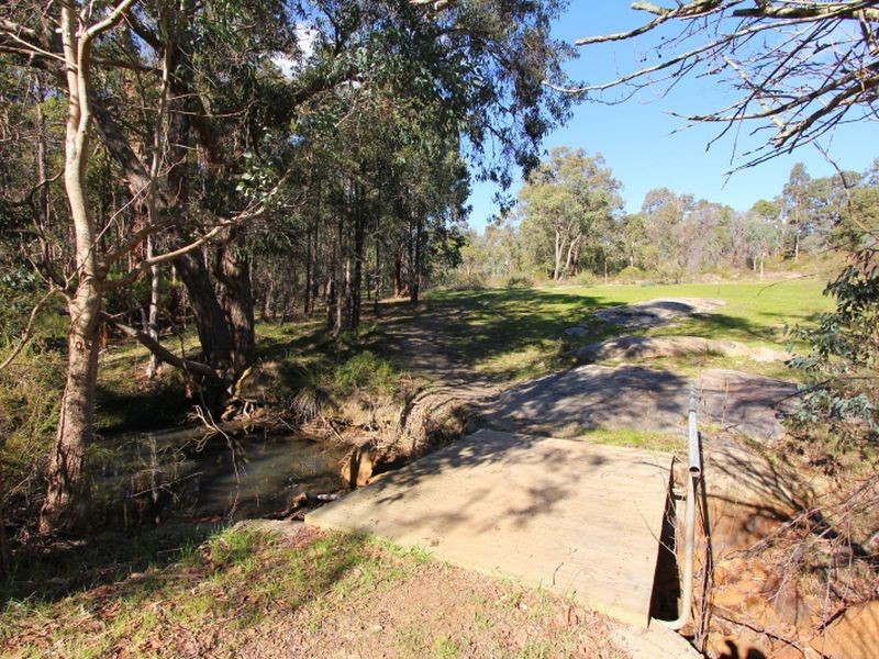 4620 Richardson Road, Stoneville WA 6081