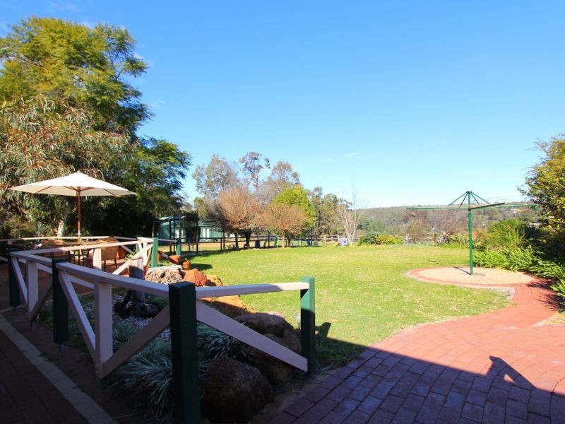 4620 Richardson Road, Stoneville WA 6081