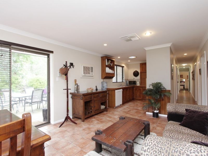 2265 Clayton Road, Helena Valley WA 6056