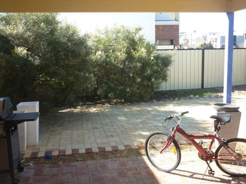 25 Santa Clara Crescent, Clarkson WA 6030