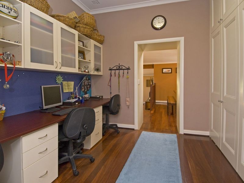 16 Kennard Street, Kensington WA 6151