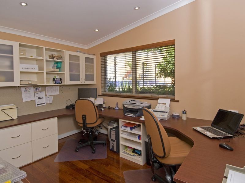 16 Kennard Street, Kensington WA 6151