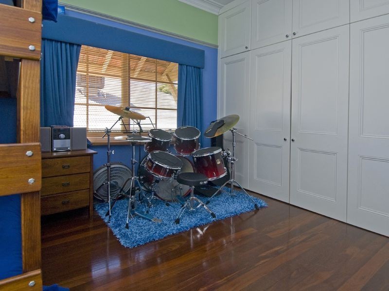 16 Kennard Street, Kensington WA 6151