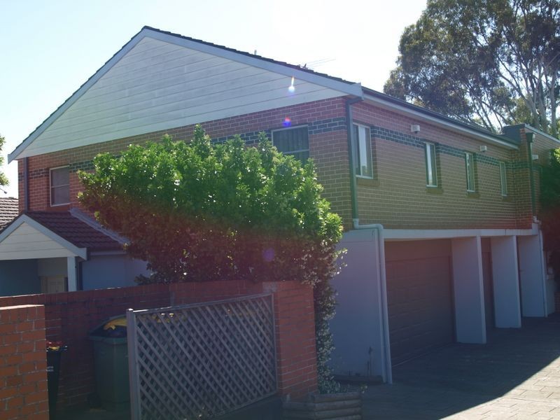 2/317 Blaxcell Street, Granville NSW 2142