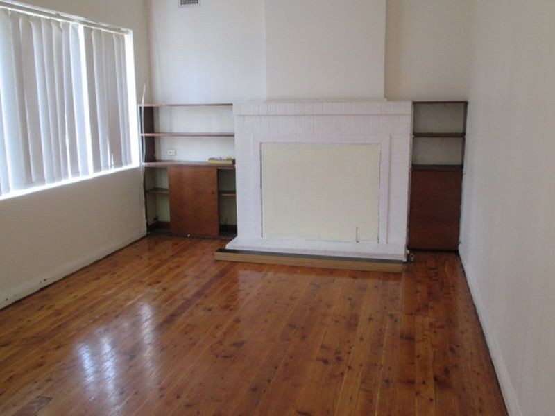 8 Montgomery Avenue, Granville NSW 2142