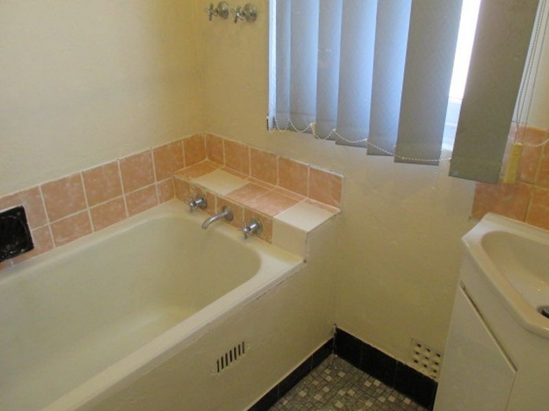 8 Montgomery Avenue, Granville NSW 2142