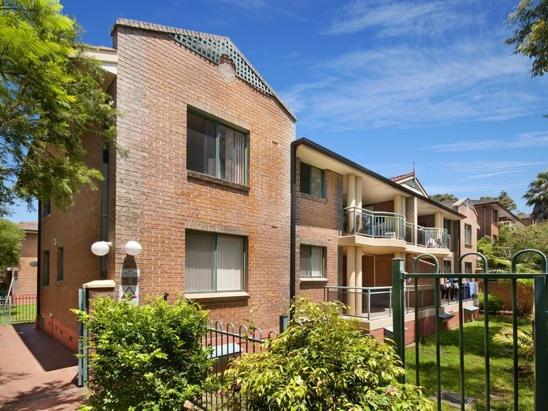 11/6-8 Paton Street, Merrylands NSW 2160