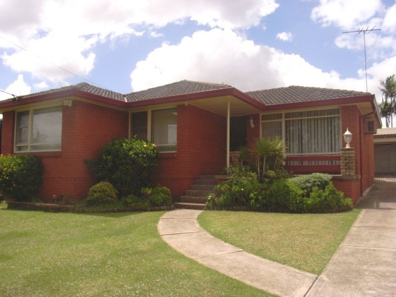 6 Jacaranda Drive, Georges Hall NSW 2198