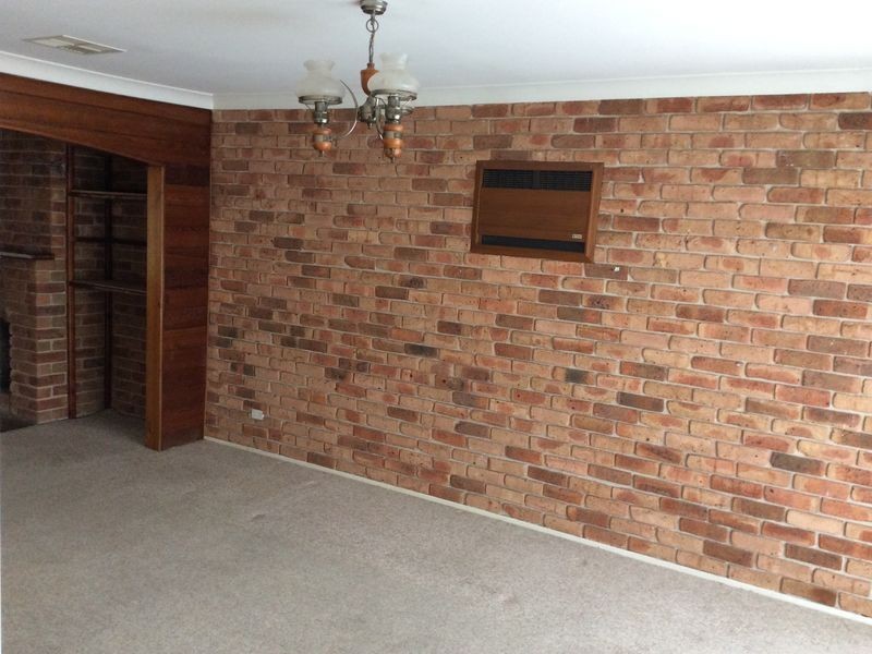 6 Jacaranda Drive, Georges Hall NSW 2198