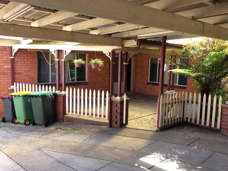 6 Jacaranda Drive, Georges Hall NSW 2198