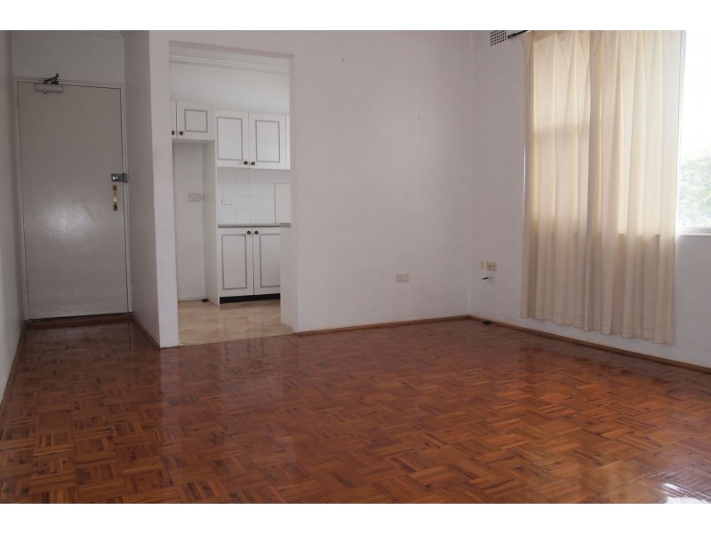 Unit 4/2 Hutchinson Street, Granville NSW 2142