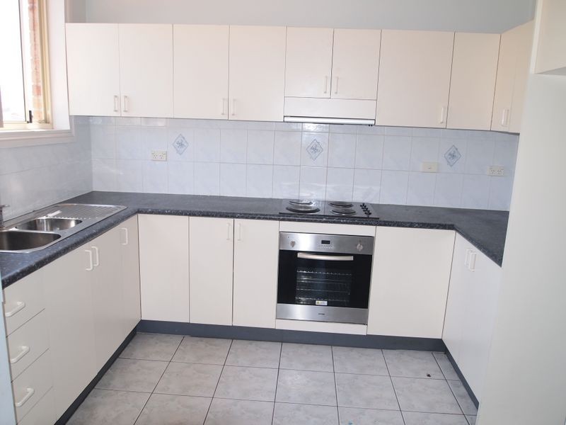 2/442 Blaxcell Street, Granville NSW 2142