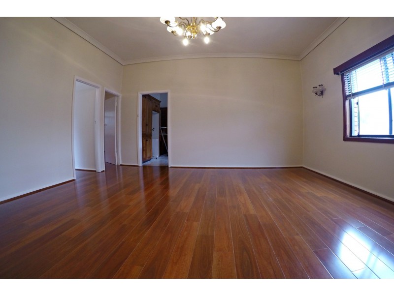 8 Stuart Street, Granville NSW 2142