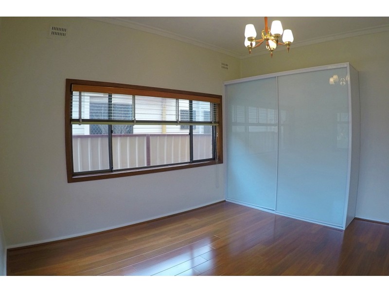 8 Stuart Street, Granville NSW 2142